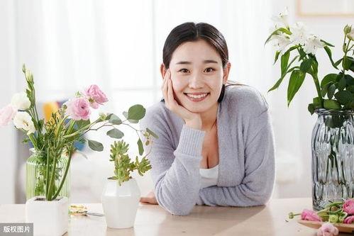 娱乐吃瓜酱英文怎么写的,Unveiling the Buzz: Decoding 'Entertainment Gossips' in English