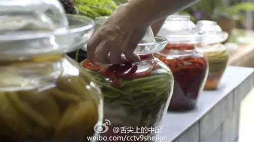 网友共享饮料娱乐吃瓜酱